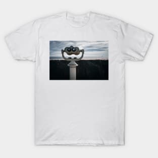 the two eyes in the binoculars, looking out over the Baltic Sea T-Shirt